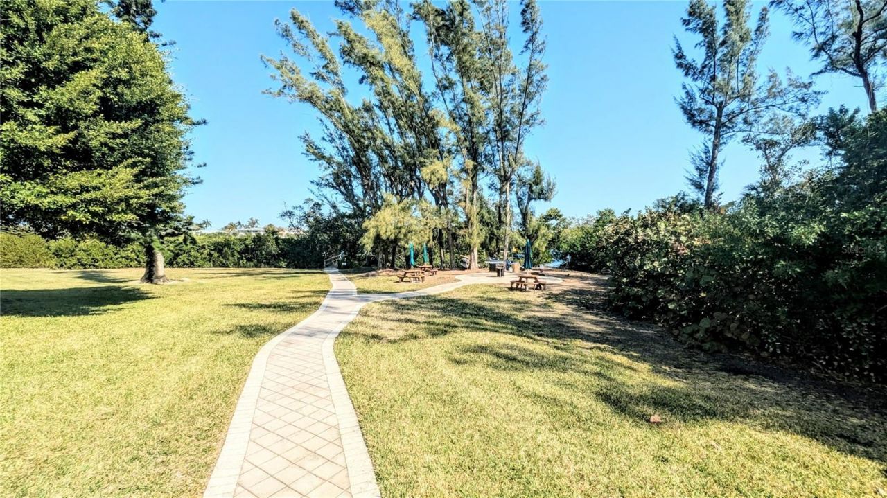 3240 Gulf Of Mexico Drive, Unit B504, Longboat Key, FL 34228 Photo