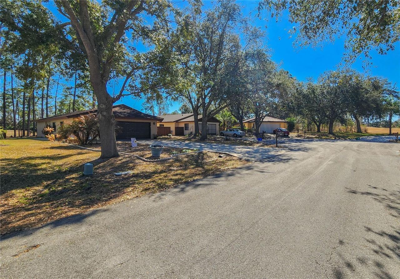 31 Lago Vista Place, Palm Coast, FL 32164 Main Photo