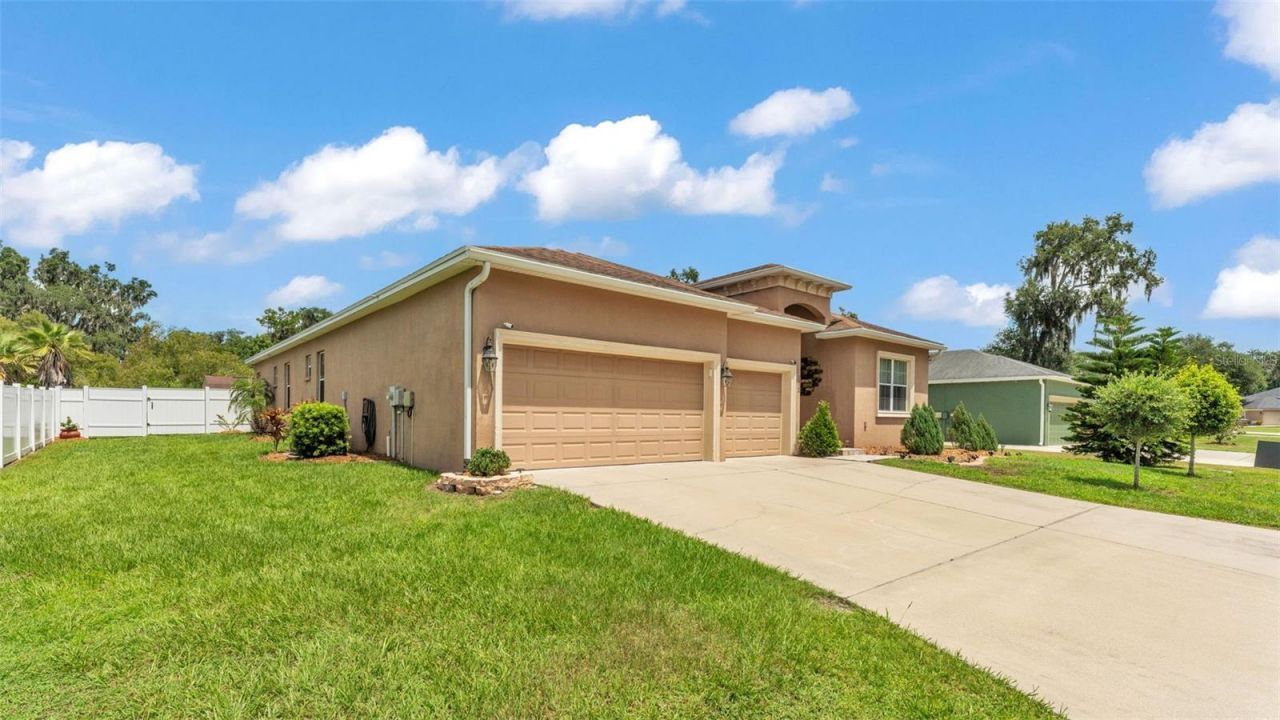 2932 Blackwater Oaks Drive, Mulberry, FL 33860 Photo