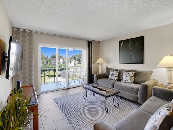 8980 S Hollybrook Boulevard, Unit 304, Pembroke Pines, FL 33025