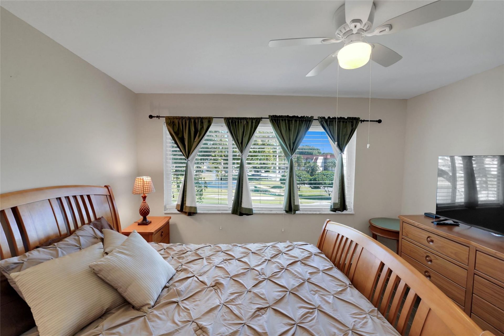 8980 S Hollybrook Boulevard, Unit 304, Pembroke Pines, FL 33025 Photo