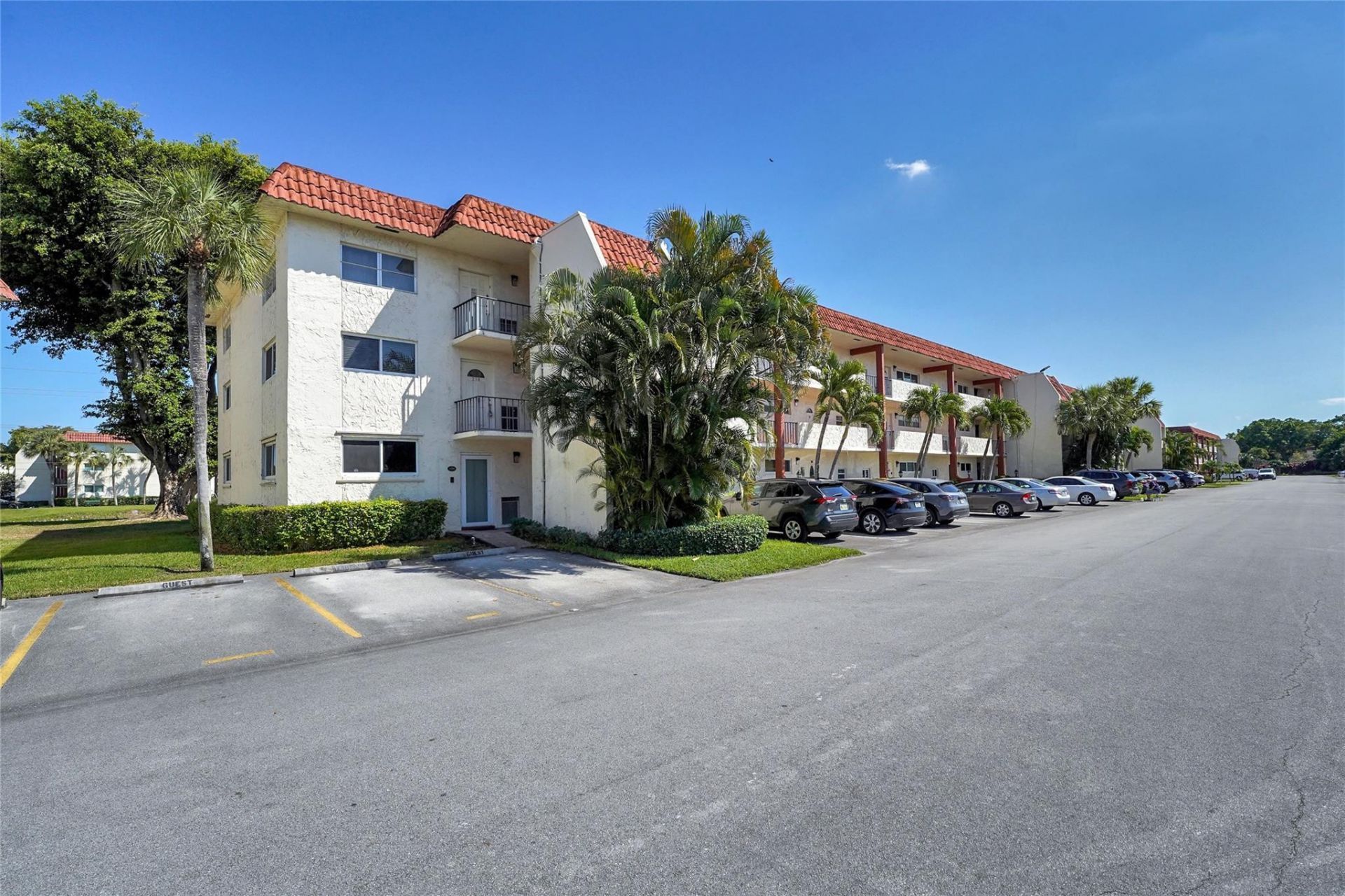 8980 S Hollybrook Boulevard, Unit 304, Pembroke Pines, FL 33025 Photo