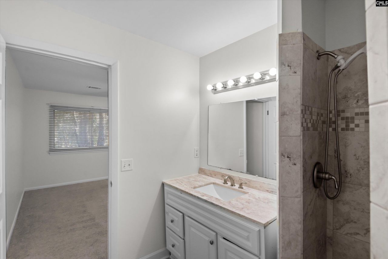 140 Forest Fern Road Photo 22