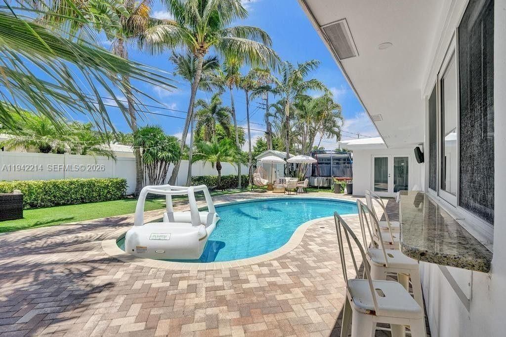 2080 NE 65th St, Fort Lauderdale, FL 33308 Photo