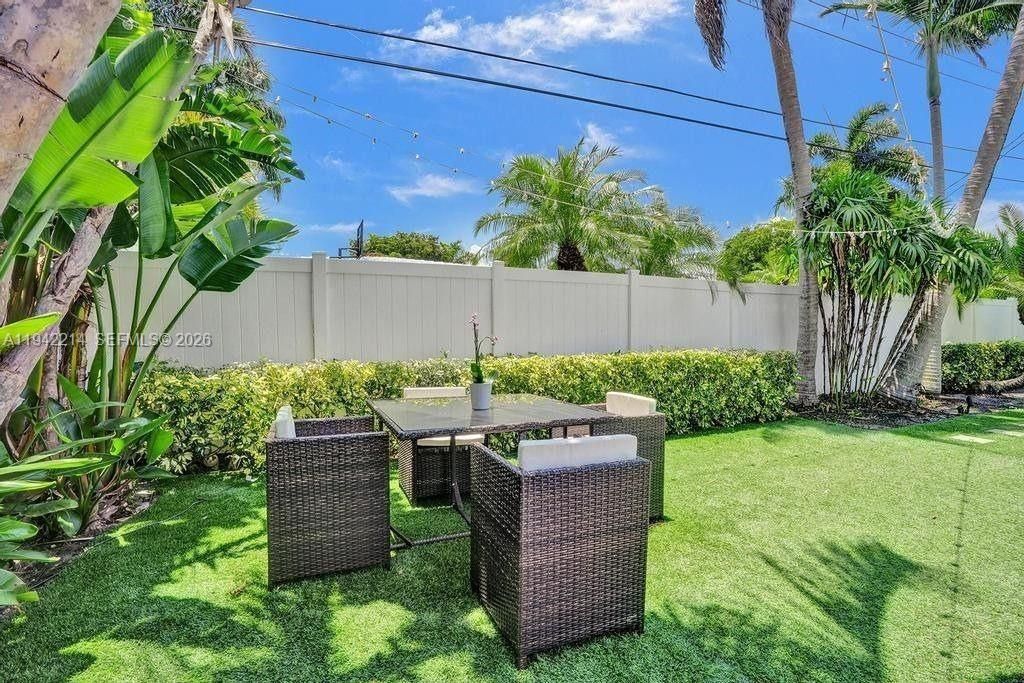 2080 NE 65th St, Fort Lauderdale, FL 33308 Photo