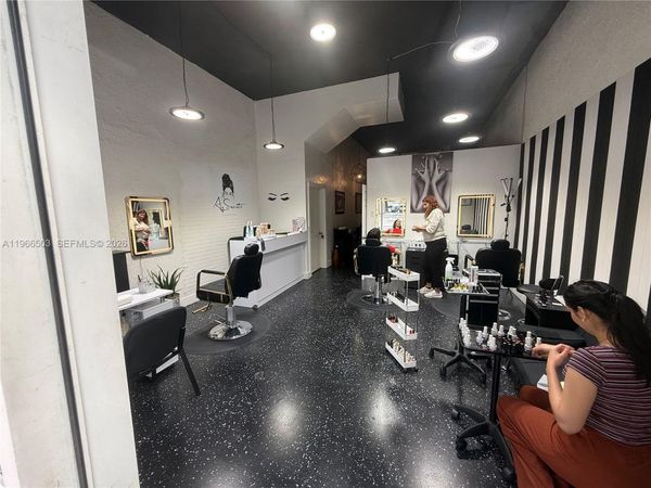 120 S Dixie Hwy , West Palm Beach, FL 33401