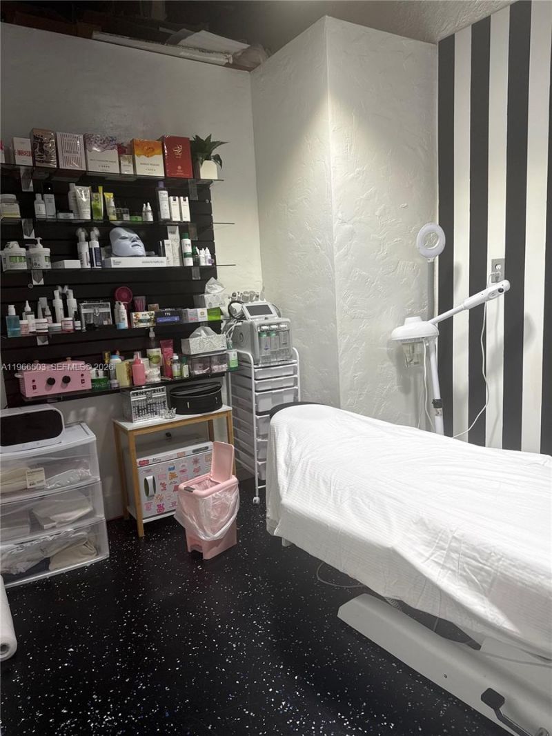 120 S Dixie Hwy, West Palm Beach, FL 33401 Photo