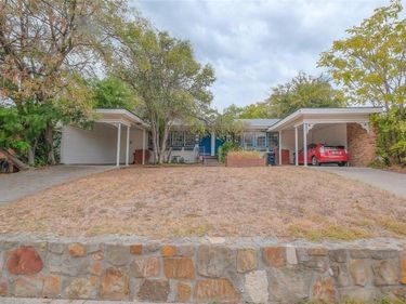 3900 Dexter Avenue, Unit 3902, Fort Worth, TX 76107