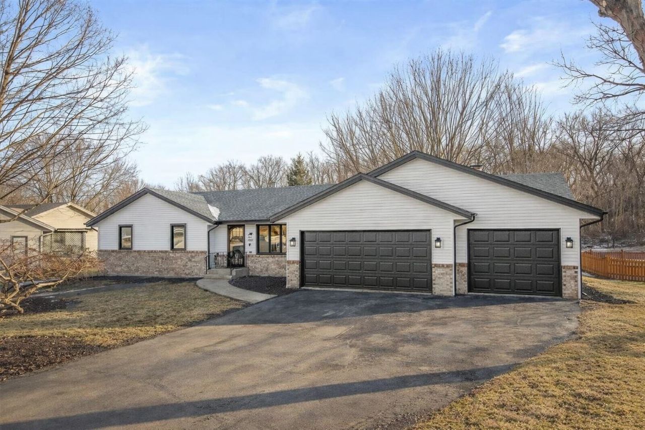 6521 Grassridge Road Rockford, IL 61108