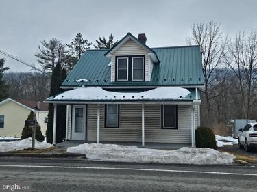 708 PLANK ROAD E, PORT MATILDA, PA 16870