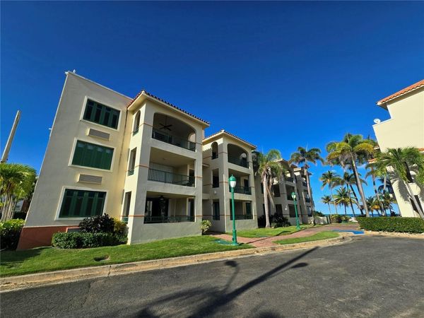 50 OCEAN DR. STREET, Unit 101, LUQUILLO, PR 00773