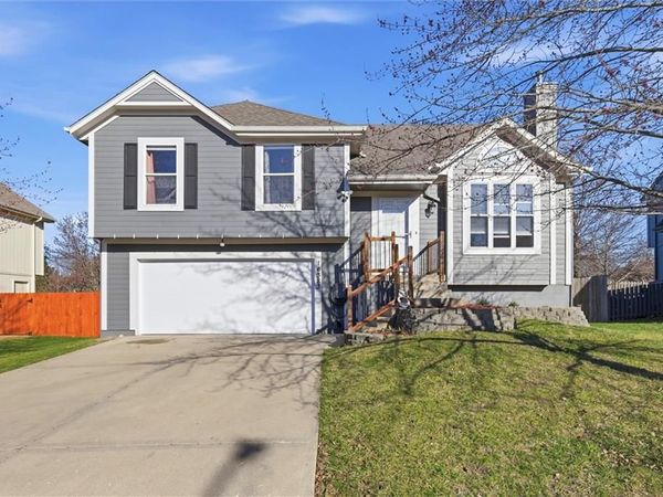 16383 S Hunter Street, Olathe, KS 66062