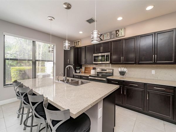 20938 NW 1st St, Pembroke Pines, FL 33029