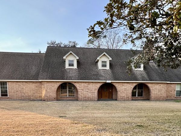 403 Resweber Street, St. Martinville, LA 70582