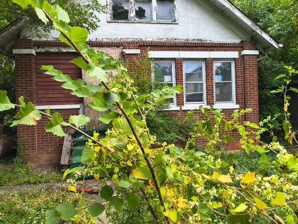 15727 Turlington Avenue, Harvey, IL 60426