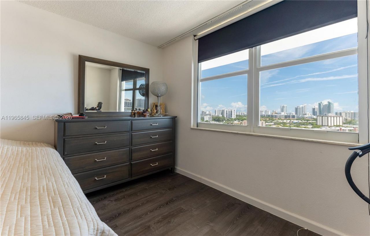 427 Golden Isles Dr , Unit 16F, Hallandale Beach, FL 33009 Photo