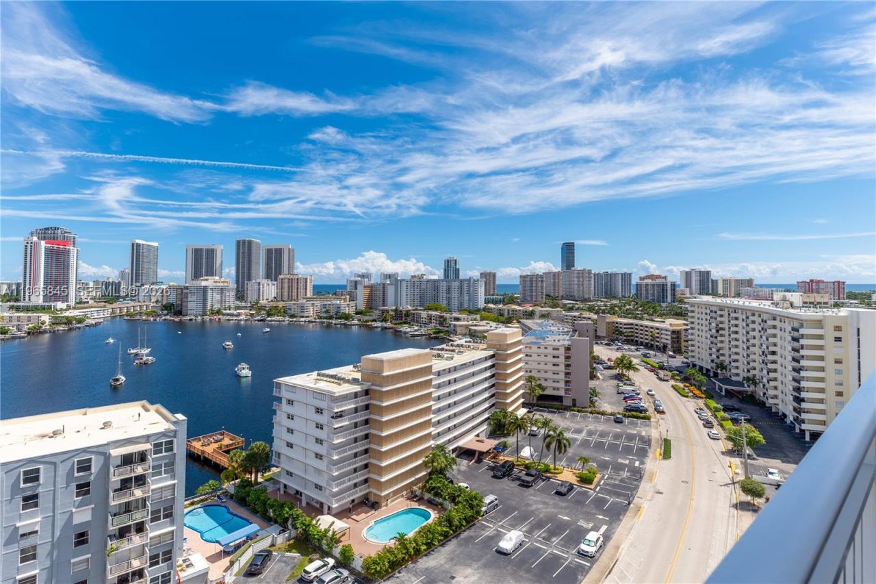 427 Golden Isles Dr , Unit 16F, Hallandale Beach, FL 33009 Photo