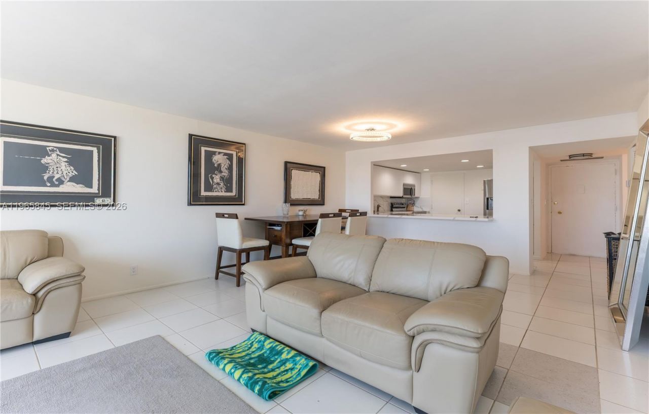 427 Golden Isles Dr , Unit 16F, Hallandale Beach, FL 33009 Photo