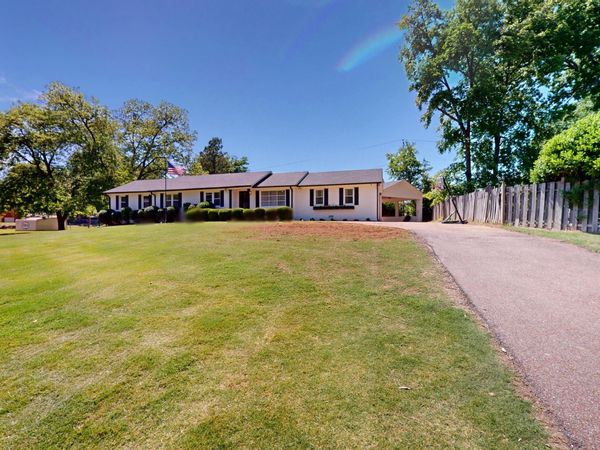 1903 Glen Oaks Lane, Dyersburg, TN 38024