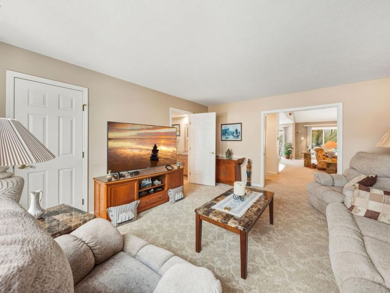 526 Mariner, Huron, OH 44839 Photo 4