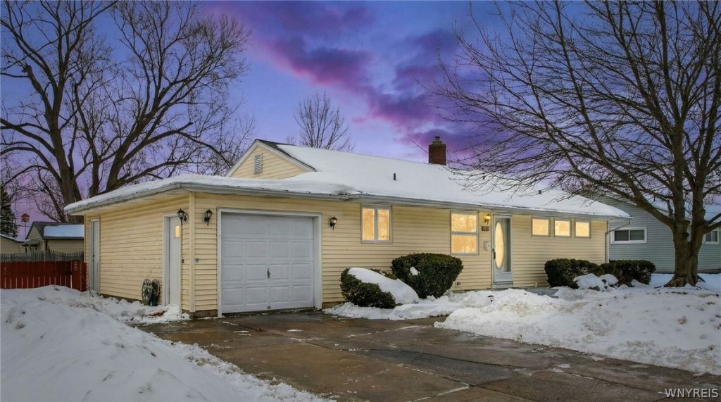 1079 98th Street, Niagara Falls, NY 14304 Main Photo