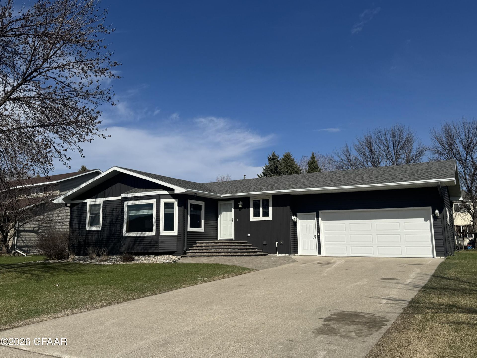 2126 12th Avenue Nw, East Grand Forks, MN 56721 Main Photo