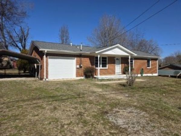 206 Birchwood Dr, Columbia, TN 38401