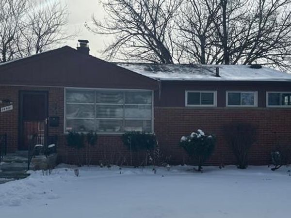 14421 Rosemary Boulevard, Oak Park, MI 48237