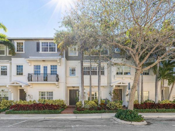 290 NE 5th Avenue, Unit 6, Delray Beach, FL 33483