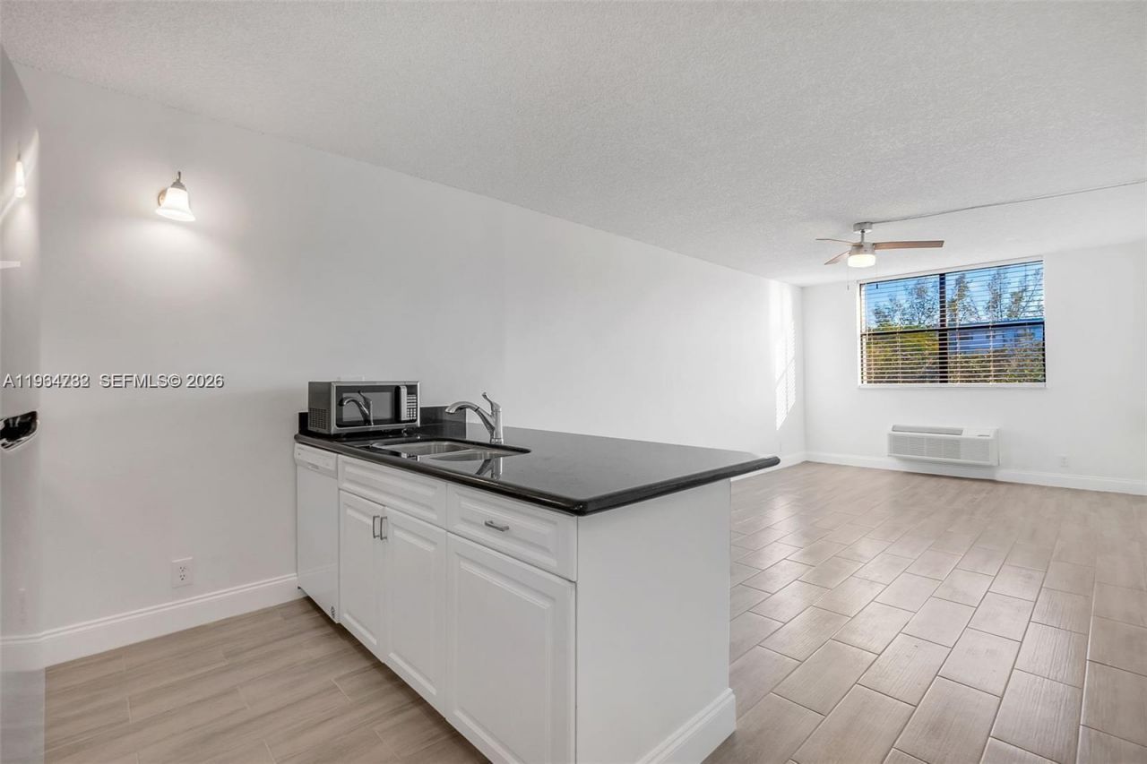 2501 Riverside Dr , Unit 307-A, Coral Springs, FL 33065 Photo