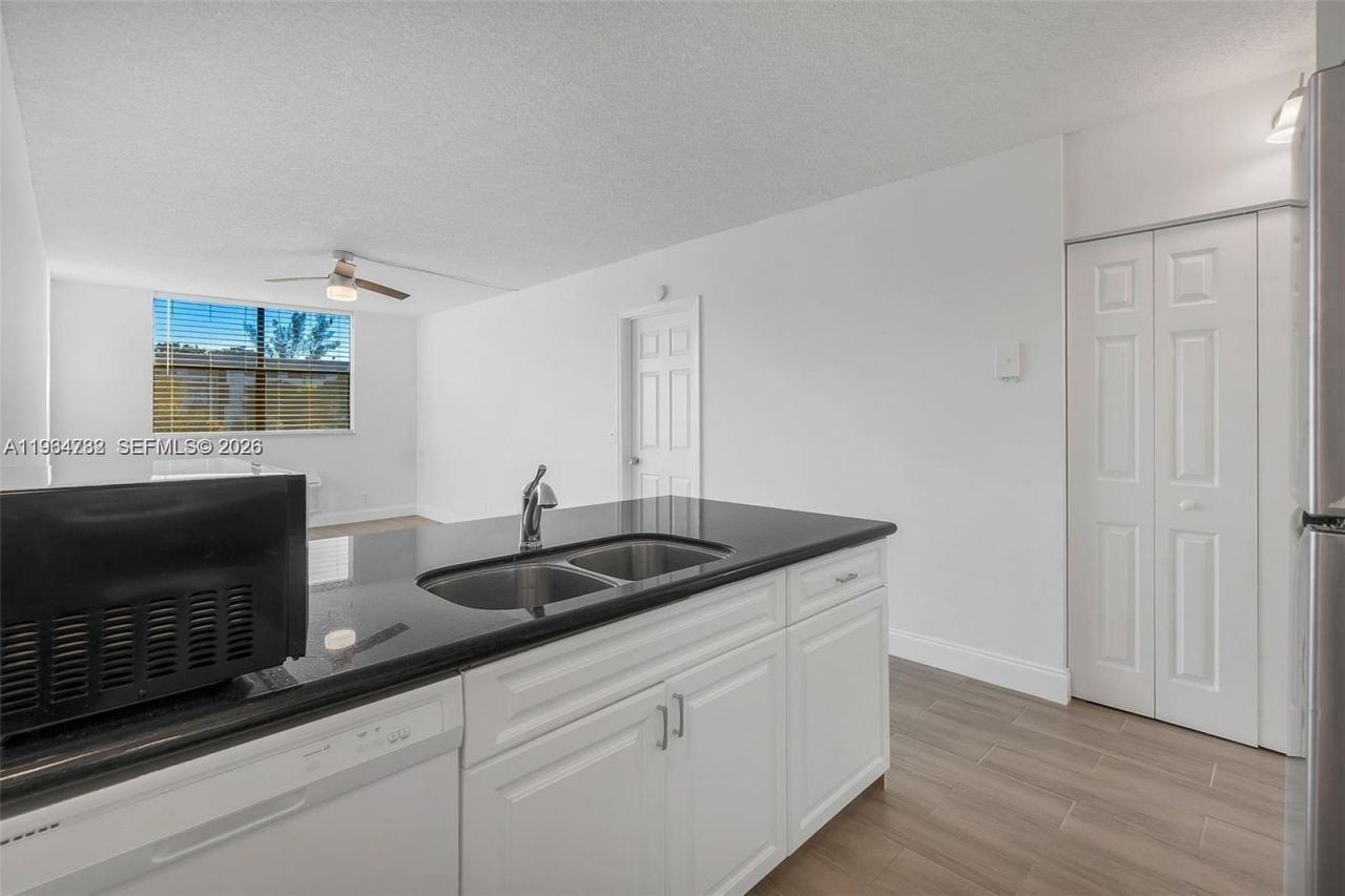 2501 Riverside Dr , Unit 307-A, Coral Springs, FL 33065 Photo