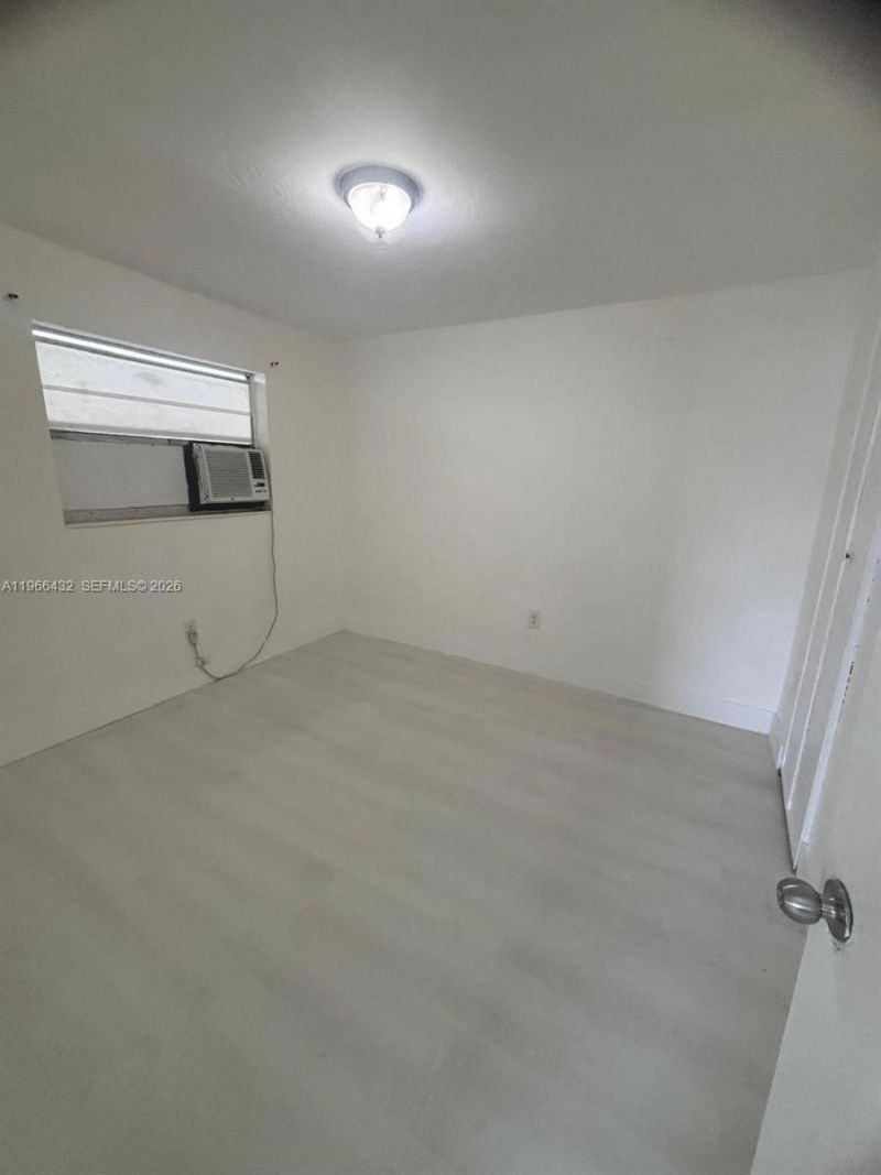 1400 W 29th St, Unit 8, Hialeah, FL 33012 Photo