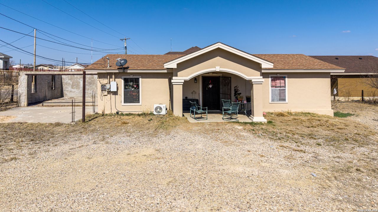 584 Chula Vista, Eagle Pass, TX 78852 Main Photo