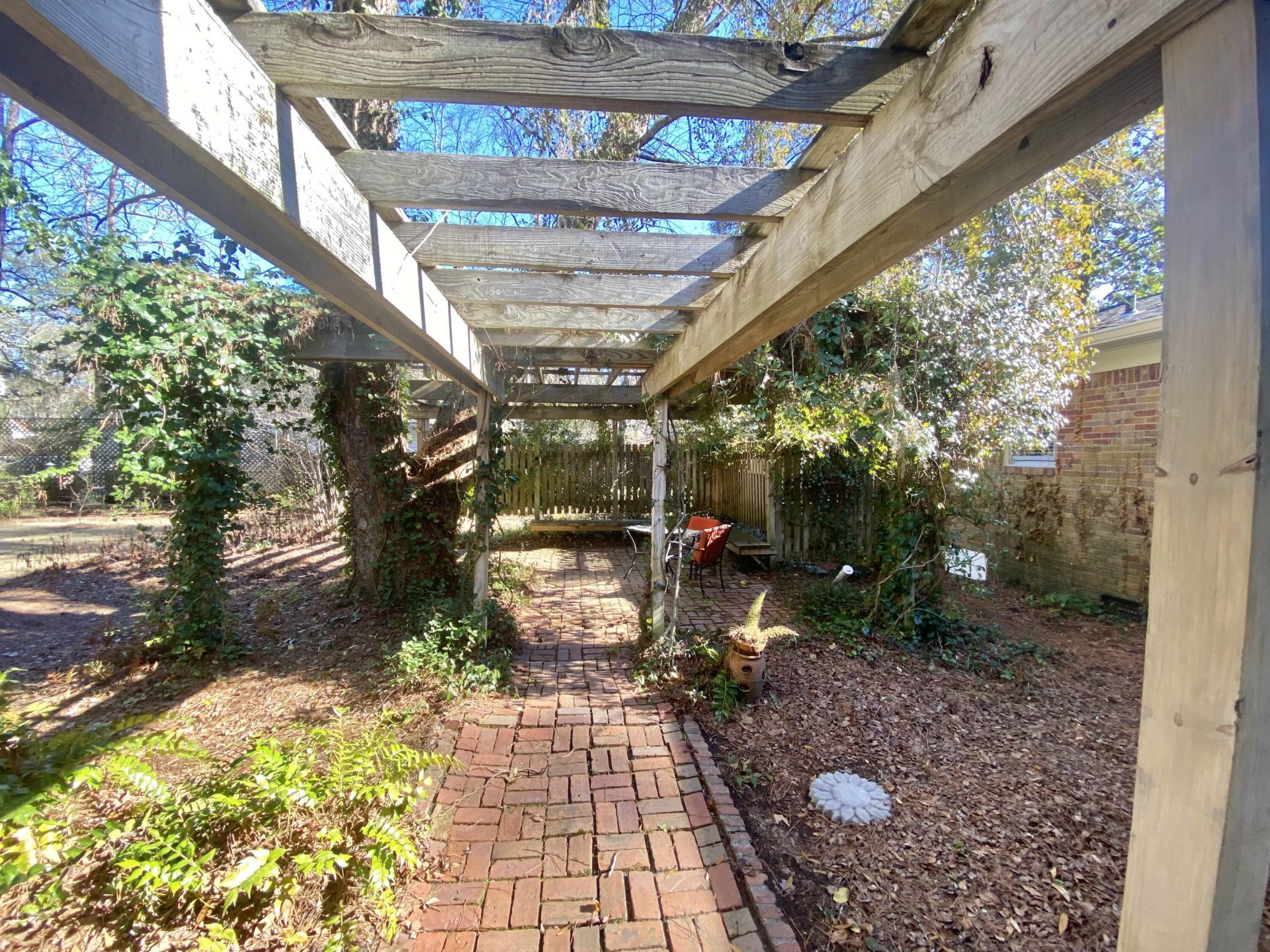 304 Greenbay Street Photo 13