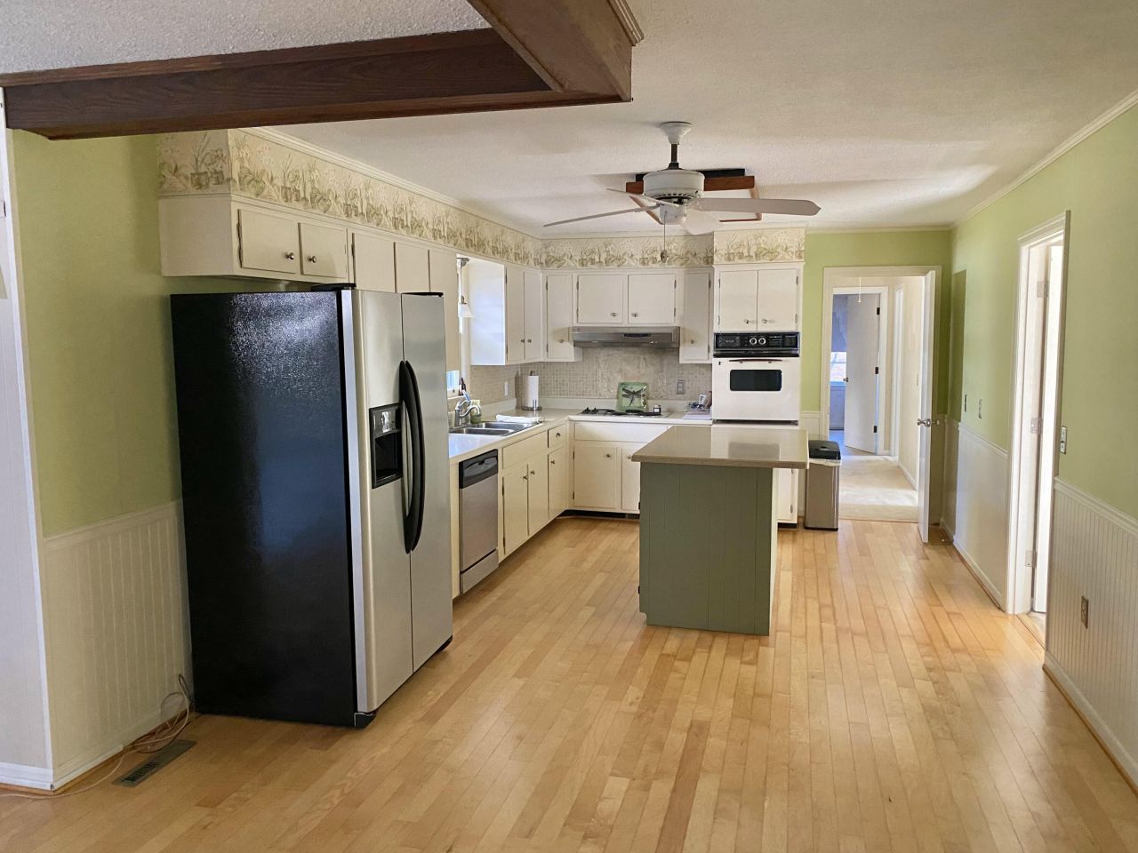 304 Greenbay Street Photo 5