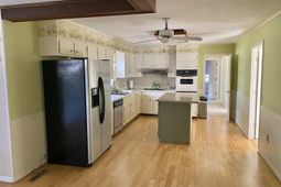 304 Greenbay Street photo 4