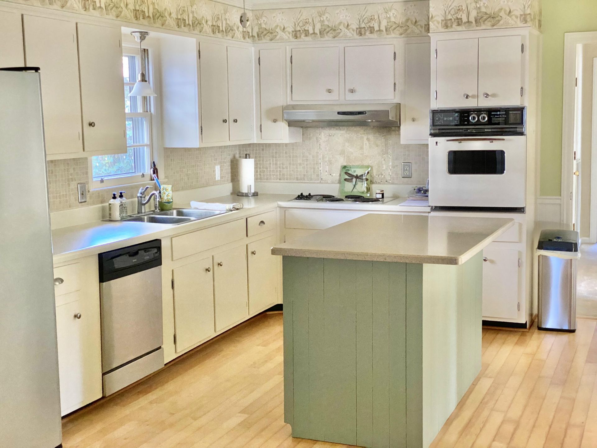 304 Greenbay Street Photo 5