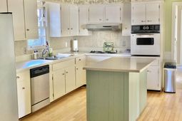 304 Greenbay Street photo 4