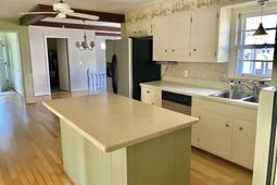 304 Greenbay Street photo 4