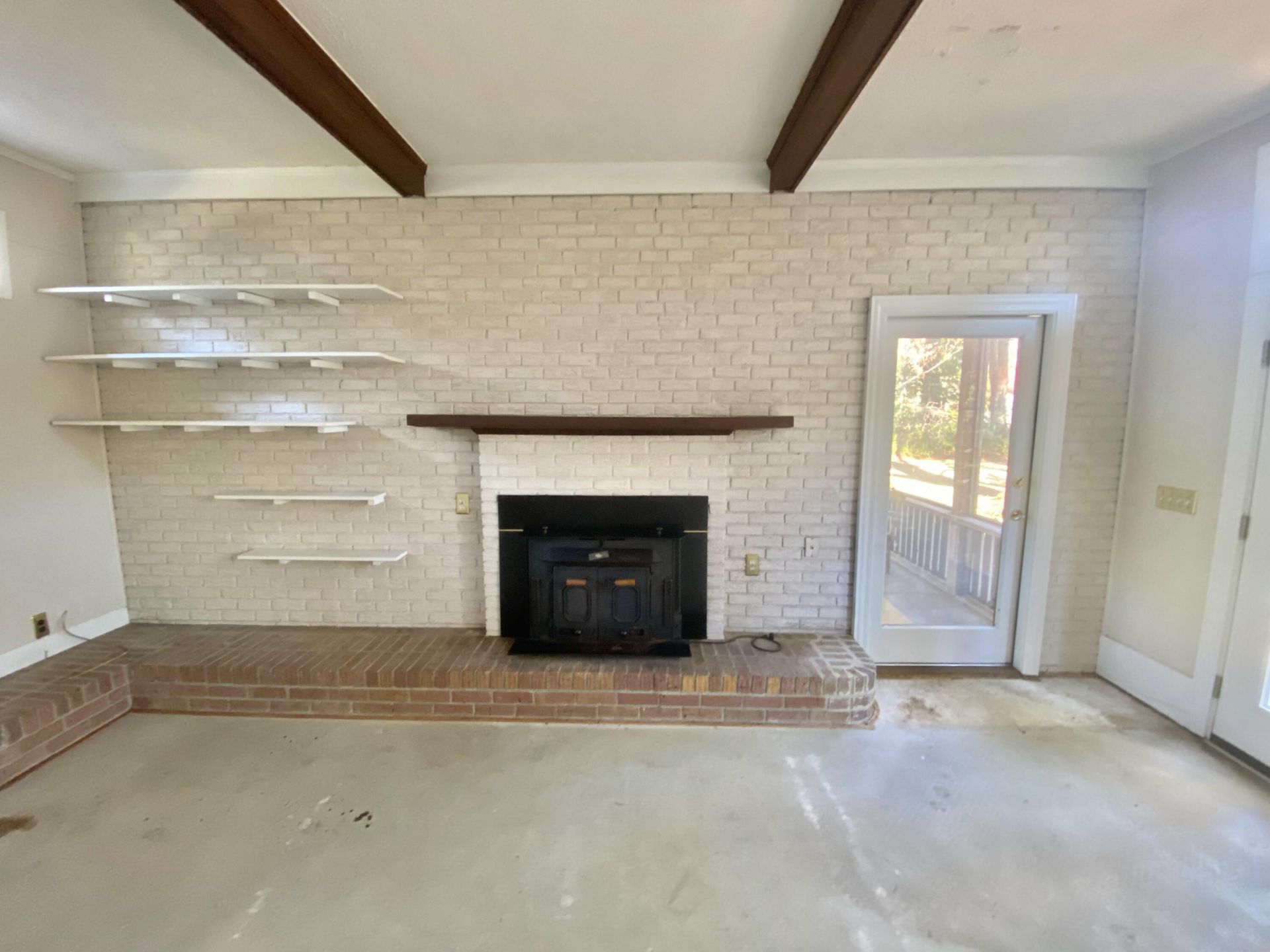 304 Greenbay Street Photo 8