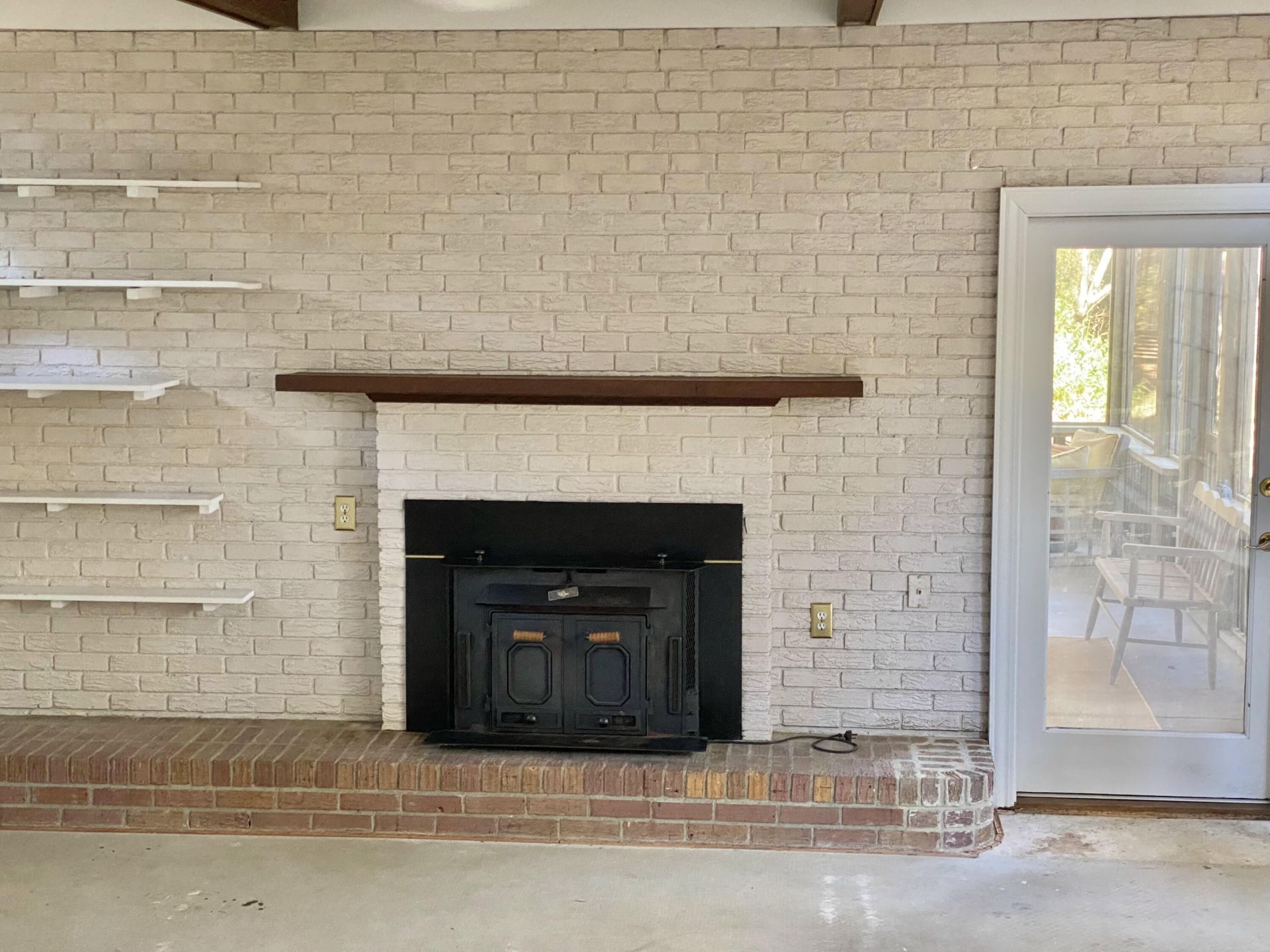 304 Greenbay Street Photo 9