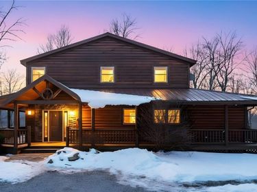 18028 Winterset Lane, Lore City, OH 43755