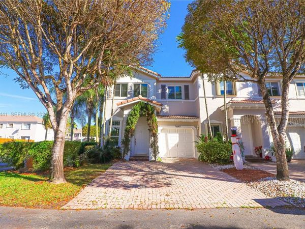 5663 NW 112th Pl, Unit 5663, Doral, FL 33178