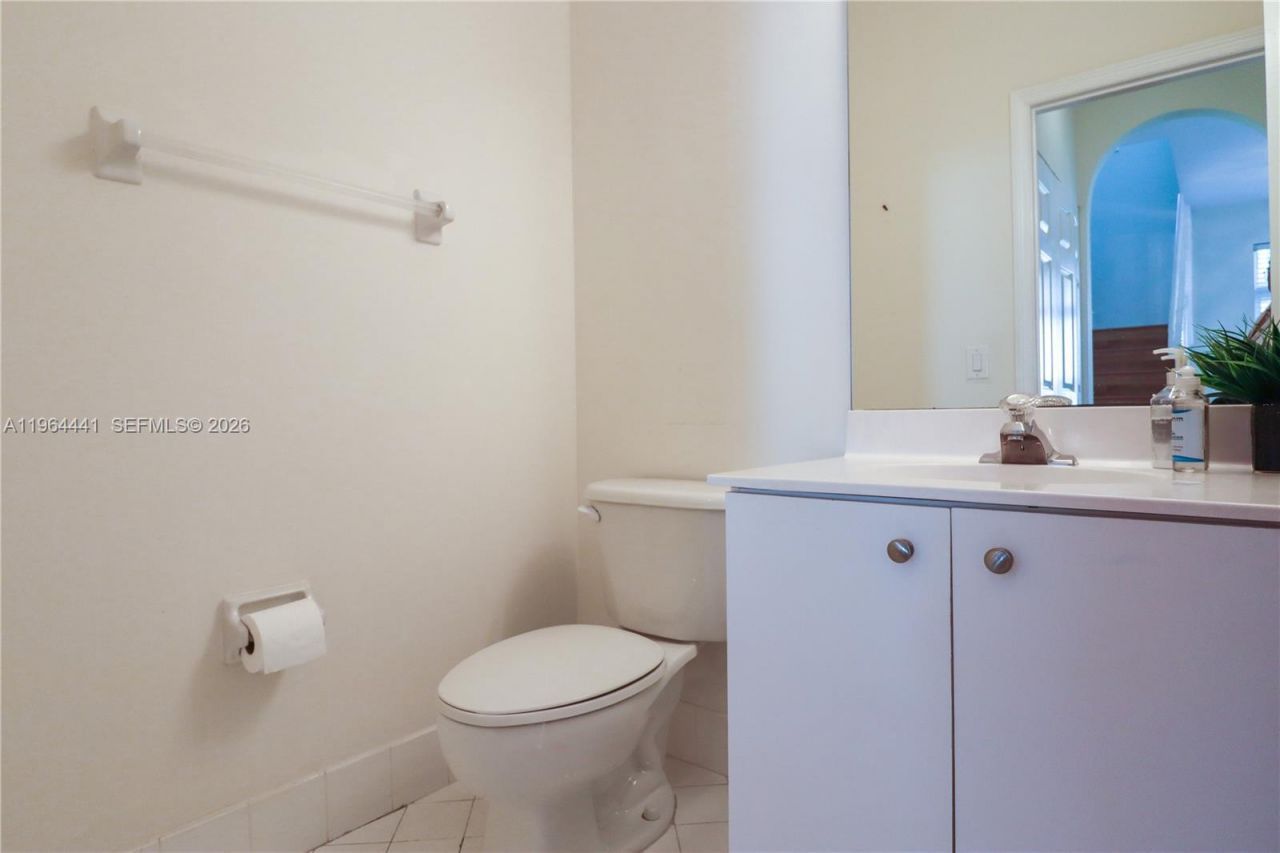 5663 NW 112th Pl, Unit 5663, Doral, FL 33178 Photo