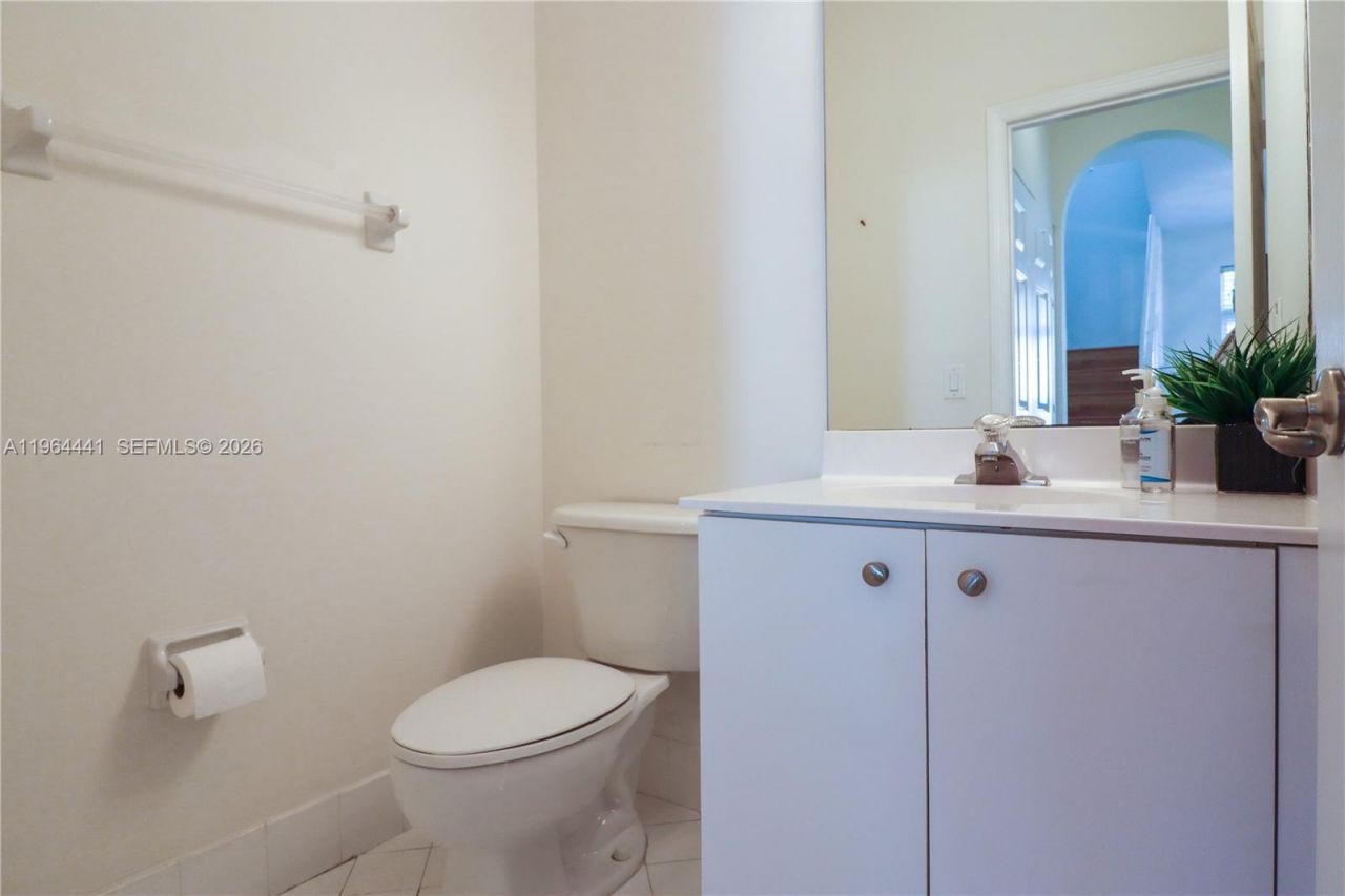 5663 NW 112th Pl, Unit 5663, Doral, FL 33178 Photo