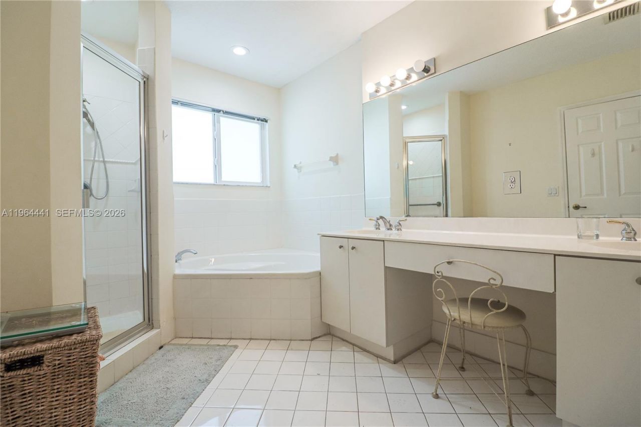 5663 NW 112th Pl, Unit 5663, Doral, FL 33178 Photo