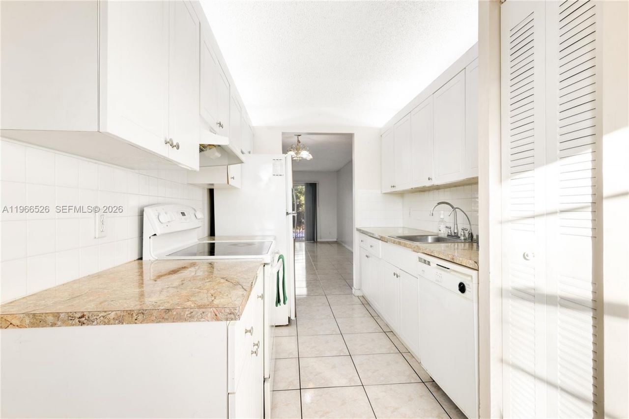 650 SW 124th Ter , Unit 214P, Pembroke Pines, FL 33027 Photo