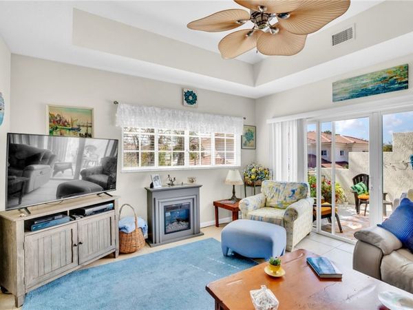 528 7th Square, Unit 202, Vero Beach, FL 32962