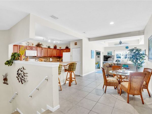 528 7th Square, Unit 202, Vero Beach, FL 32962