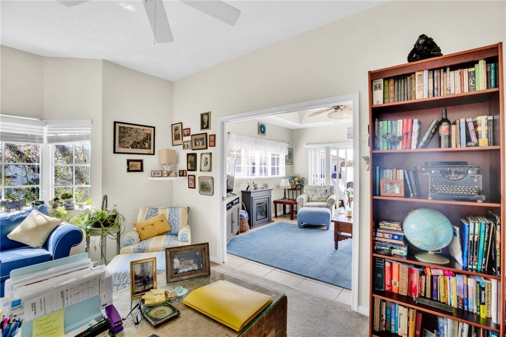 528 7th Square Sw, Unit 202, Vero Beach, FL 32962 Photo